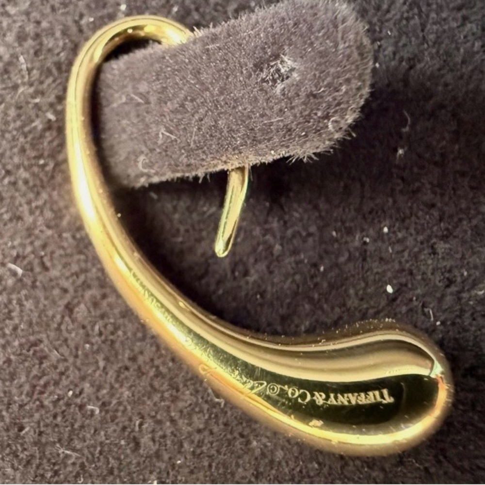 Tiffany & Co. Elegant Gold Drop Earrings - Picture 12 of 13